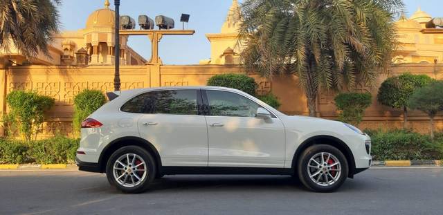 https://images10.gaadi.com/usedcar_image/3614965/original/processed_img2888185__usedcar_6ebc7a32_2145_4d45_9ac0_1fa94988e737_117901697002692_1697002795.jpg?imwidth=6401