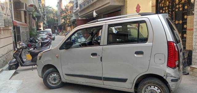 https://images10.gaadi.com/usedcar_image/3615042/original/04__VCC_IMG_1696396503417_1798305_95_1696396817.jpg?imwidth=6401