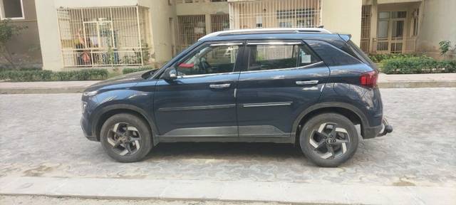 https://images10.gaadi.com/usedcar_image/3615044/original/04__VCC_IMG_1696395370627_1798298_95_1696396039.jpg?imwidth=6401