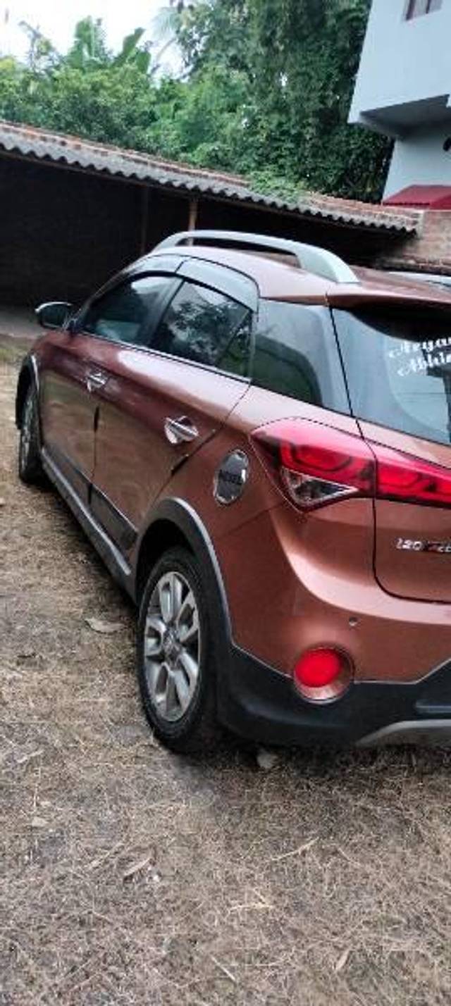 https://images10.gaadi.com/usedcar_image/3615083/original/processed_36d263fb-a72f-4b1c-9f17-53497bcf27b9.jpg?imwidth=6402