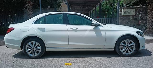 https://images10.gaadi.com/usedcar_image/3615159/original/processed_img2888298__usedcar_whatsappimage2023_10_11at124943pm_7__117901697009162_1697009200.jpeg?imwidth=6401