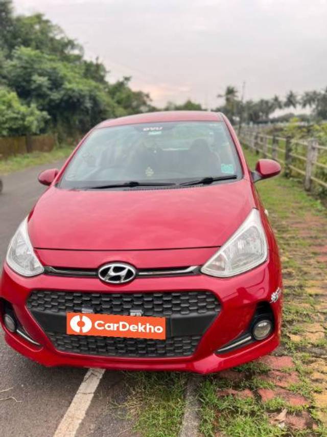 https://images10.gaadi.com/usedcar_image/3615215/original/processed_334cfcb3-e16b-4e7c-b07d-3b572f38b526.jpeg?imwidth=6402