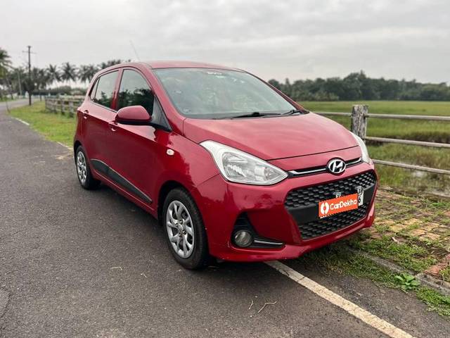 https://images10.gaadi.com/usedcar_image/3615215/original/processed_ef617b84-a65a-476c-862a-76fe8206bb13.jpeg?imwidth=6400