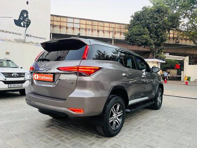 https://images10.gaadi.com/usedcar_image/3615271/original/processed_img2888367__usedcar_1_6__10151697011805_1697011860.jpeg?imwidth=6401