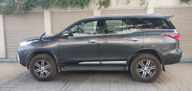 https://images10.gaadi.com/usedcar_image/3615412/original/04__VCC_IMG_1696408566670_1798463_95_1696408632.jpg?imwidth=6401