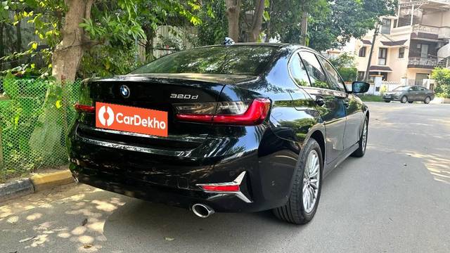 https://images10.gaadi.com/usedcar_image/3615836/original/processed_14c2b1c6-b210-4c66-8790-4cb82e2b0b70.jpg?imwidth=6402