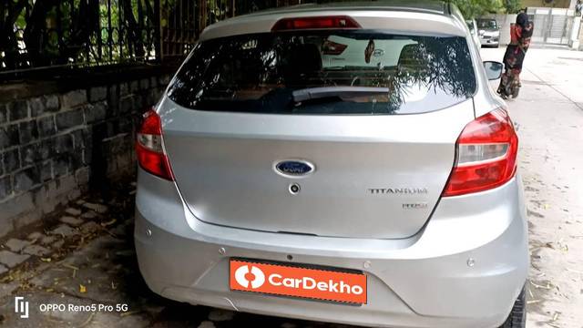 https://images10.gaadi.com/usedcar_image/3615962/original/processed_844b22c8-23cf-4eb7-9850-322009e92cd8.jpeg?imwidth=6401