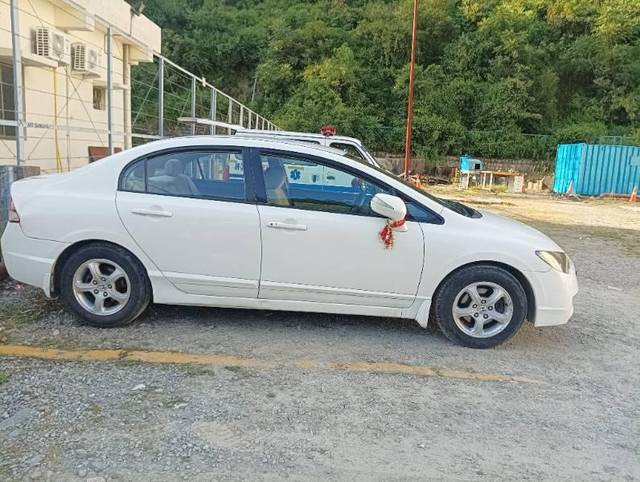 https://images10.gaadi.com/usedcar_image/3616087/original/processed_9cc4891d-ac2b-46bc-8a6f-b304a17060e4.jpg?imwidth=6401
