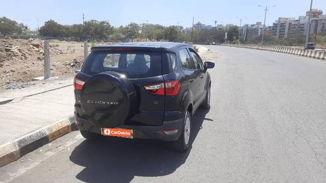 https://images10.gaadi.com/usedcar_image/3616258/original/processed_8eb8aeb3-1572-45bf-989e-eb34430b75ad.jpg?imwidth=6402
