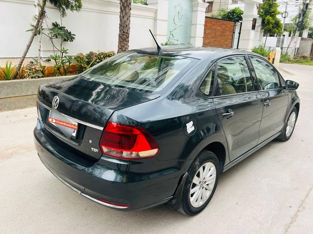 https://images10.gaadi.com/usedcar_image/3616337/original/processed_img2888852__used_car_2888852_1697074583.jpg?imwidth=6402
