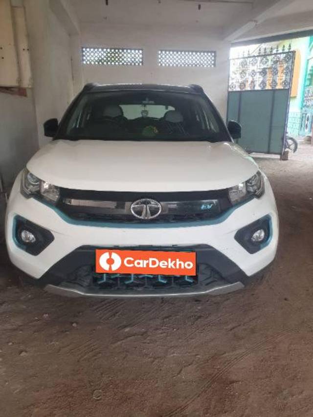 https://images10.gaadi.com/usedcar_image/3616559/original/processed_dc99e098-266e-4ce6-9050-8fac88112a38.jpg?imwidth=6400