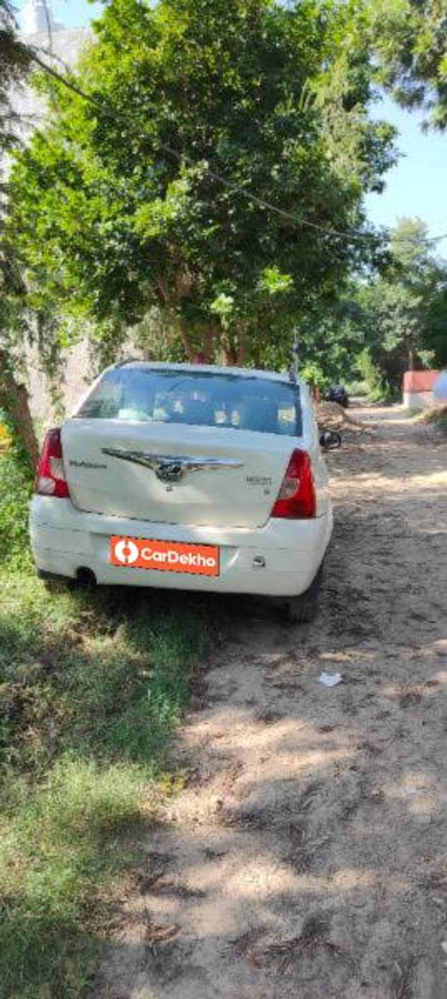 https://images10.gaadi.com/usedcar_image/3616565/original/processed_86bf9741-a542-4918-9338-1cf5d44607c7.jpg?imwidth=6401