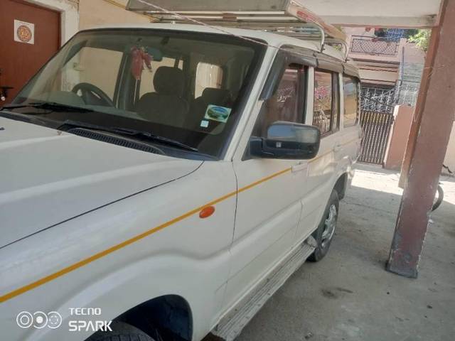 https://images10.gaadi.com/usedcar_image/3616647/original/processed_3fc42cb4-02fb-426f-8455-d36fc658231c.jpg?imwidth=6400