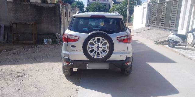 https://images10.gaadi.com/usedcar_image/3616656/original/05__VCC_1798908_96_1696484970.jpg?imwidth=6402