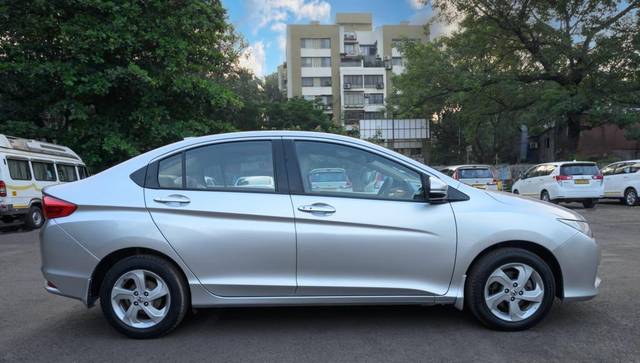 https://images10.gaadi.com/usedcar_image/3616701/original/processed_img2889012__usedcar_img_20231012_wa0018_148501697093061_1697093207.jpg?imwidth=6401