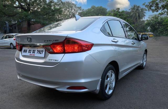 https://images10.gaadi.com/usedcar_image/3616701/original/processed_img2889012__usedcar_img_20231012_wa0019_148501697093061_1697093276.jpg?imwidth=6402