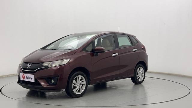 https://images10.gaadi.com/usedcar_image/3616732/original/iz3rdeNlTvqJuj6XZGvtZw__file.JPG?imwidth=6400
