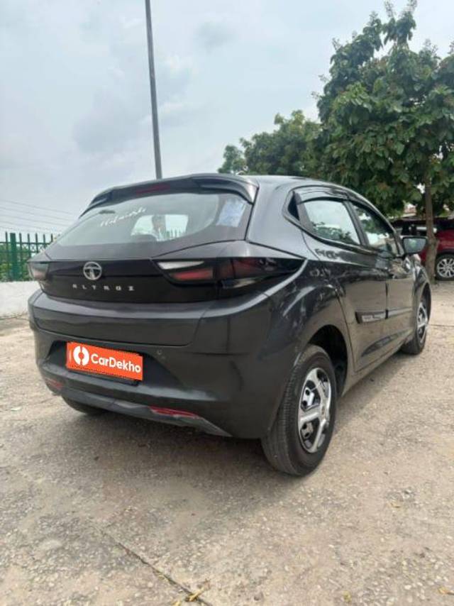 https://images10.gaadi.com/usedcar_image/3617100/original/processed_img2889311__used_car_2889311_1697100230.jpg?imwidth=6402