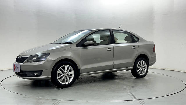 https://images10.gaadi.com/usedcar_image/3617333/original/GMGegmJCR82i4gohc6B9Xw__file?imwidth=6400