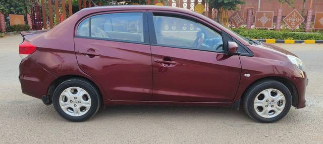 https://images10.gaadi.com/usedcar_image/3617442/original/processed_img2889584__used_car_2889584_1697105429.jpg?imwidth=6401