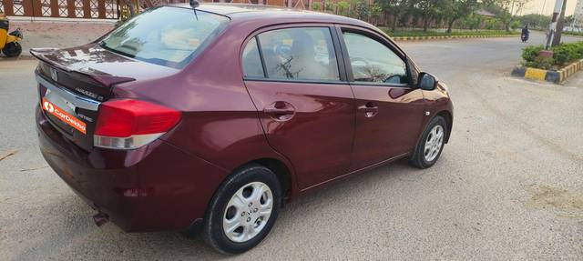 https://images10.gaadi.com/usedcar_image/3617442/original/processed_img2889584__used_car_2889584_1697105435.jpg?imwidth=6402