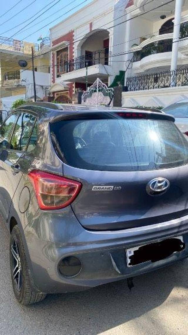 https://images10.gaadi.com/usedcar_image/3617620/original/processed_2dc14ad5-ada9-4234-a094-a3f2fb58fe9e.jpeg?imwidth=6402