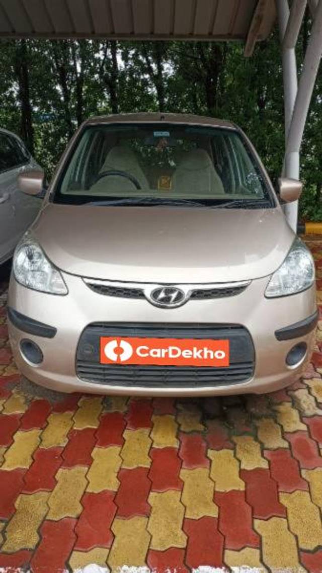https://images10.gaadi.com/usedcar_image/3617645/original/processed_548d549d-eeb5-4aed-aee2-d46302c7610c.jpg?imwidth=6400