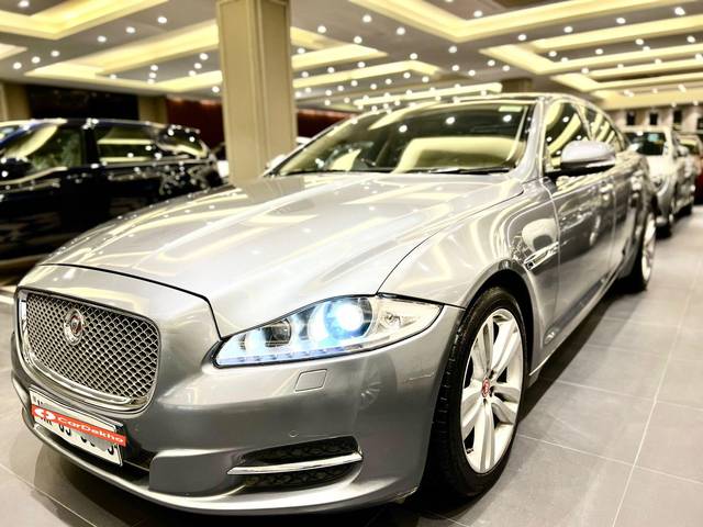 https://images10.gaadi.com/usedcar_image/3617722/original/processed_img2889775__used_car_2889775_1697113337.jpg?imwidth=6401