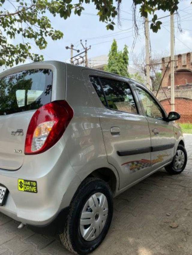 https://images10.gaadi.com/usedcar_image/3617795/original/processed_d4effc69-b7e2-40f0-8c61-ddf89b9827e4.jpeg?imwidth=6402