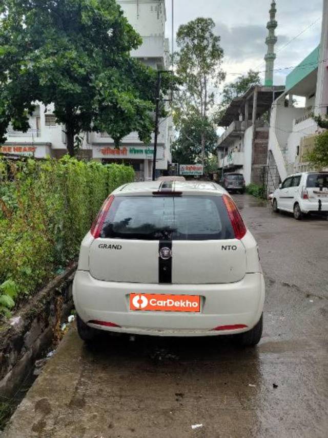 https://images10.gaadi.com/usedcar_image/3617903/original/processed_53e518b8-c4de-480d-8785-0dc1ad54c181.jpg?imwidth=6402