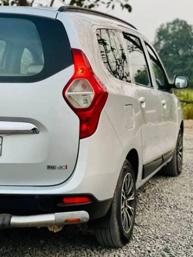 https://images10.gaadi.com/usedcar_image/3618242/original/processed_cdc6c8fd-c000-4b6e-aeed-9bb95f8a36b2.jpg?imwidth=6401