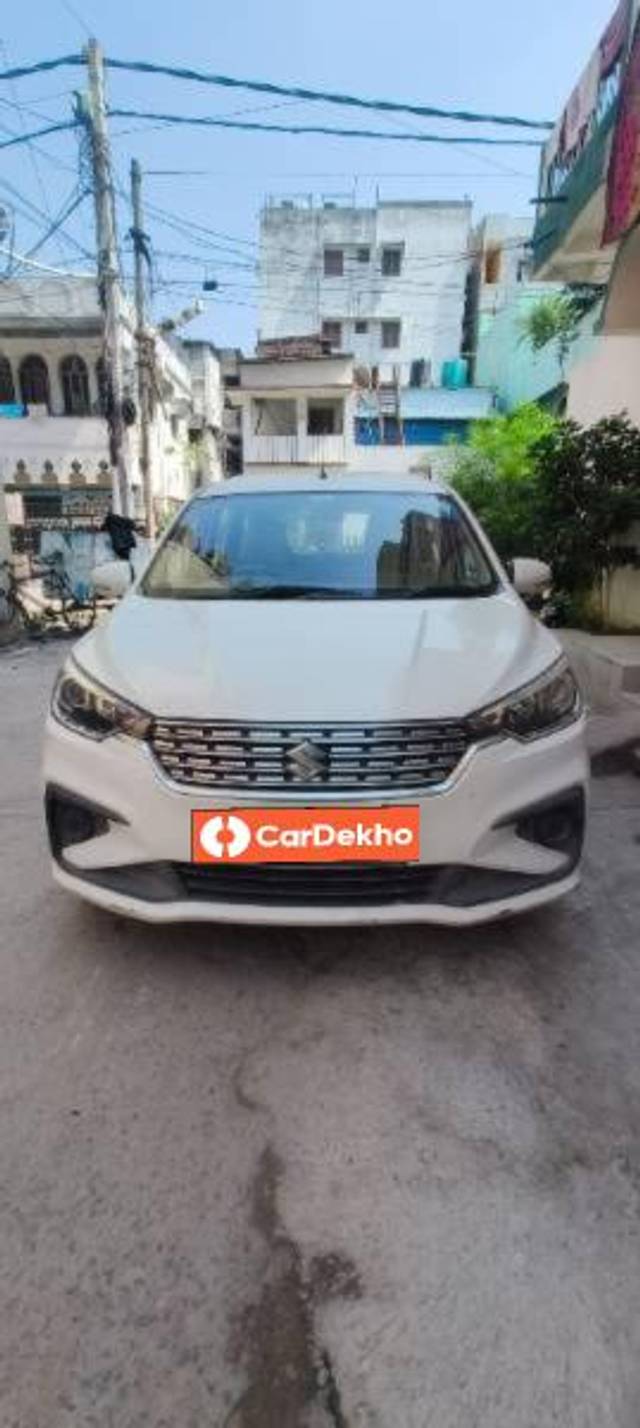 https://images10.gaadi.com/usedcar_image/3618278/original/processed_7d38761d-9a1a-416a-8569-9fefa4ff55b8.jpg?imwidth=6400