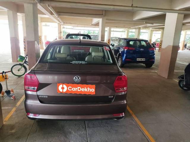 https://images10.gaadi.com/usedcar_image/3618288/original/processed_71084b89-ba7c-43db-a39f-2b13a958ebbe.jpg?imwidth=6401