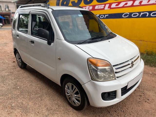 https://images10.gaadi.com/usedcar_image/3618332/original/589459__cover_image-20231011143552.jpg?imwidth=6400