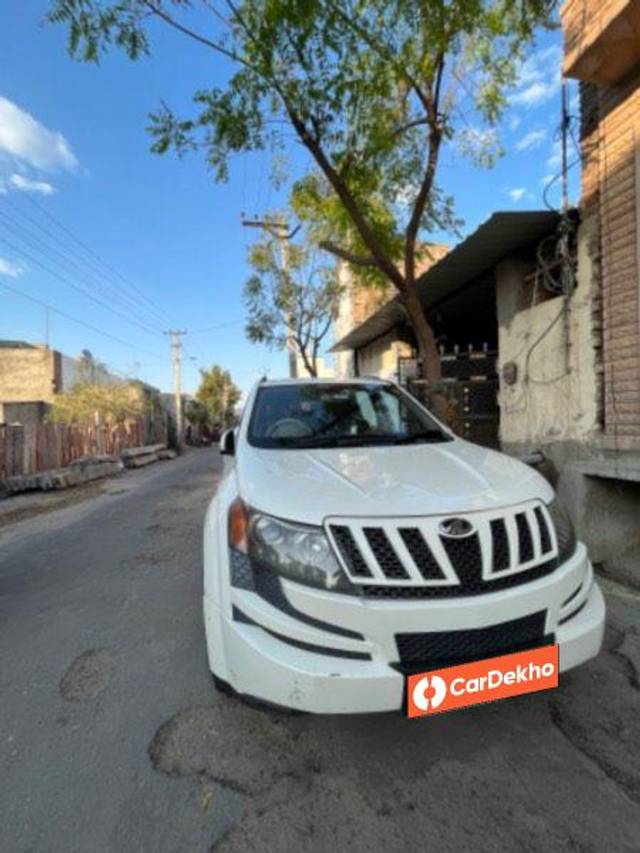 https://images10.gaadi.com/usedcar_image/3618427/original/processed_6067e8de-8f9f-42a5-a70b-2b60354f254a.jpeg?imwidth=6400