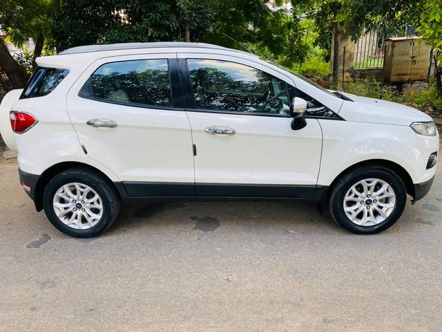 https://images10.gaadi.com/usedcar_image/3618443/original/img2889981__usedcar_whatsappimage2023_09_26at52730pm_1__9301697174543_1697174583.jpeg?imwidth=6401