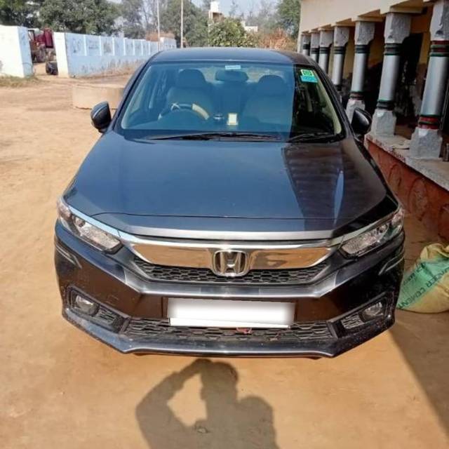 https://images10.gaadi.com/usedcar_image/3618469/original/processed_4bec349d-c7b0-4397-b39e-0c55b6078106.jpg?imwidth=6400