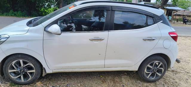 https://images10.gaadi.com/usedcar_image/3618617/original/processed_f038e431-0edc-4936-b423-513c477d9282.jpg?imwidth=6402