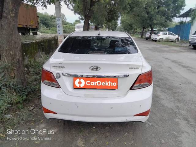 https://images10.gaadi.com/usedcar_image/3618737/original/processed_4dc2c2bb-9652-4f70-af09-fbc002127b80.jpg?imwidth=6401