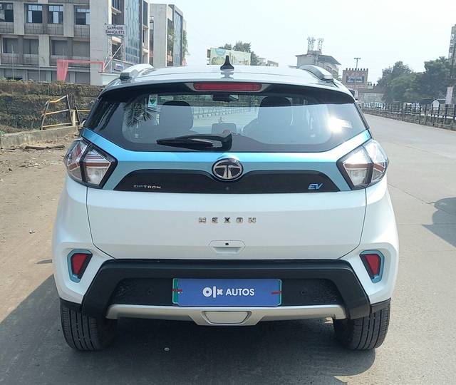 https://images10.gaadi.com/usedcar_image/3618739/original/processed_img2890146__used_car_2890146_1697184049.jpg?imwidth=6402