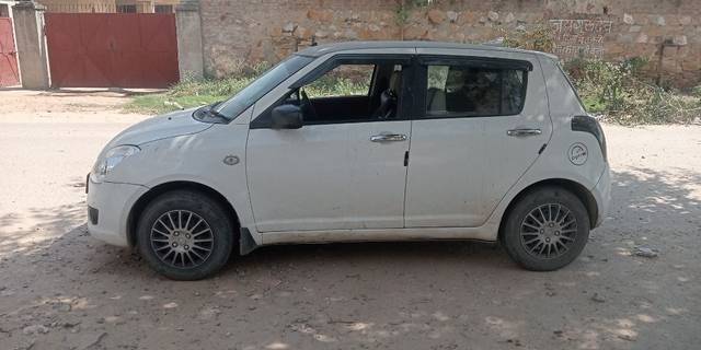 https://images10.gaadi.com/usedcar_image/3618788/original/06__VCC_IMG_1696573426225_1799586_95_1696573708.jpg?imwidth=6401