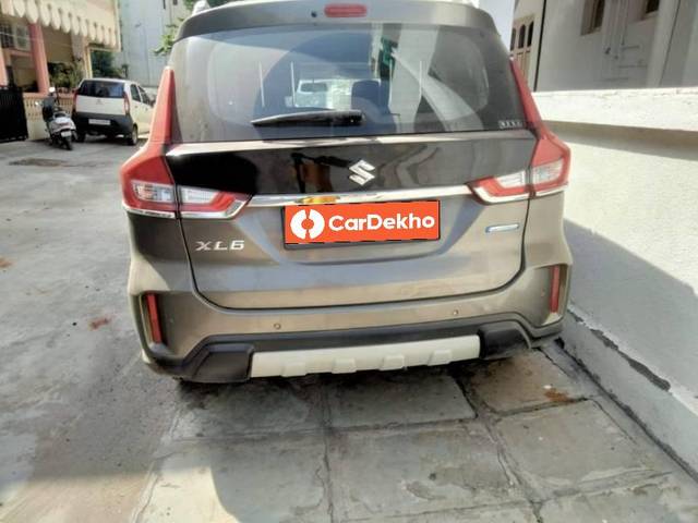 https://images10.gaadi.com/usedcar_image/3618866/original/processed_f342d22a-d506-4c21-8123-f52b40bb76aa.jpg?imwidth=6401