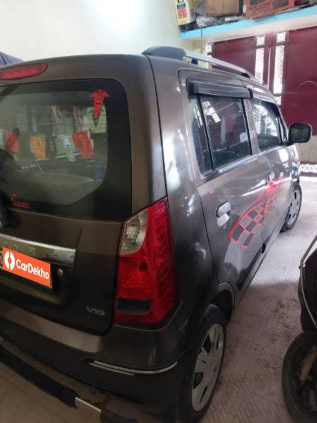 https://images10.gaadi.com/usedcar_image/3618881/original/processed_9f17ec1a-3f3f-4172-a3d9-0fd6211d9604.jpg?imwidth=6400