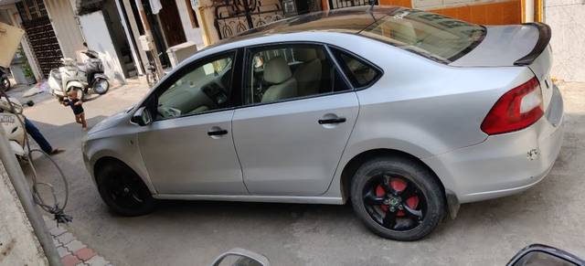 https://images10.gaadi.com/usedcar_image/3618936/original/06__VCC_IMG_1696579090853_1799741_95_1696579487.jpg?imwidth=6401