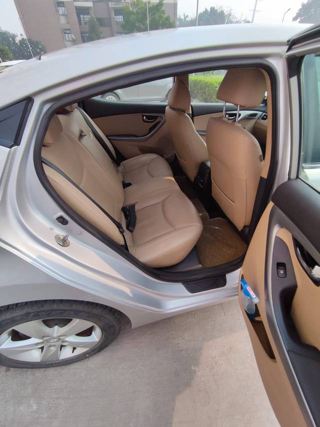 https://images10.gaadi.com/usedcar_image/3618956/original/img2890275__used_car_2890275_1697189974.jpg?imwidth=6401