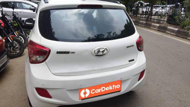 https://images10.gaadi.com/usedcar_image/3618968/original/processed_d5e54f39-09fb-463b-a119-fa0f0b90cd6c.jpg?imwidth=6401