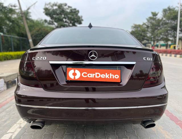 https://images10.gaadi.com/usedcar_image/3619079/original/processed_img2890342__used_car_2890342_1697195124.jpg?imwidth=6402