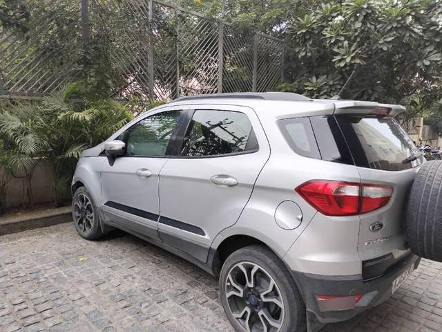 https://images10.gaadi.com/usedcar_image/3619081/original/processed_609ca500-641f-4619-a469-f78749f6f17e.jpg?imwidth=6400