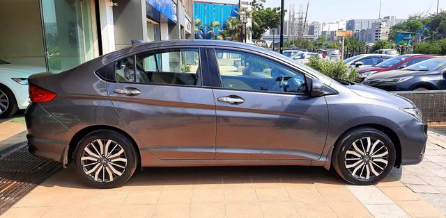 https://images10.gaadi.com/usedcar_image/3619088/original/processed_img2890348__used_car_2890348_1697195340.jpg?imwidth=6401