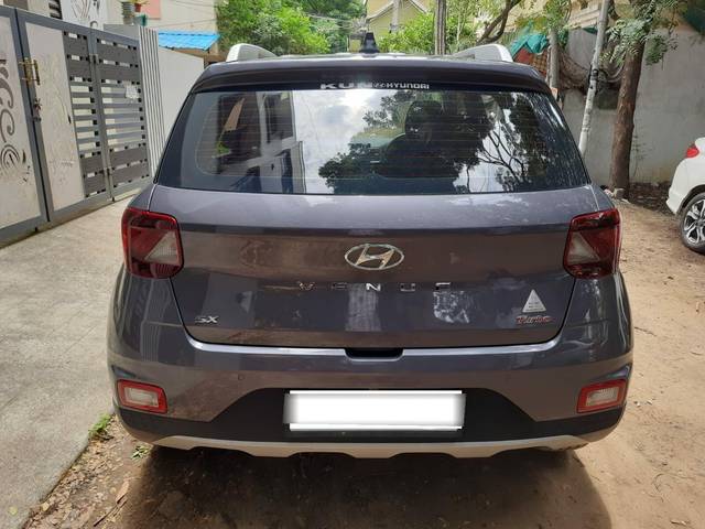 https://images10.gaadi.com/usedcar_image/3619098/original/processed_img2890355__used_car_2890355_1697195743.jpg?imwidth=6402